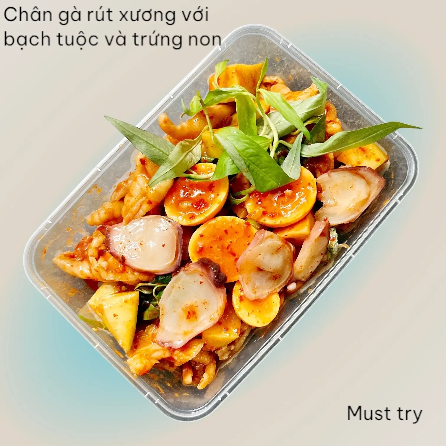 Hình ảnh Mix chân gà rút xương với bạch tuộc & trứng non (size M)