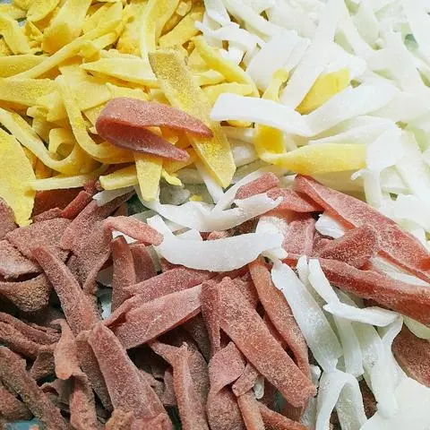 Hình ảnh Mứt Dừa Non Miếng Dẻo Nhà Làm500g
