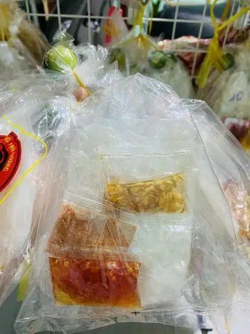 Hình ảnh Bánh Tráng Ủ Bơ Sa Tế Tỏi Muối Nhuyễn 