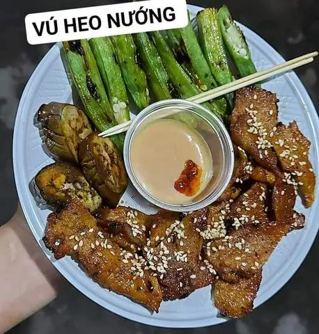 Hình ảnh VÚ HEO NƯỚNG 