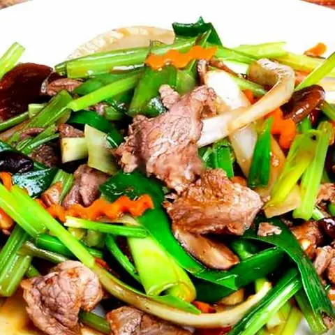Hình ảnh Bò Xào Hành Cần