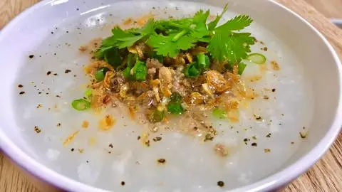 Hình ảnh cháo thịt gà bằm 