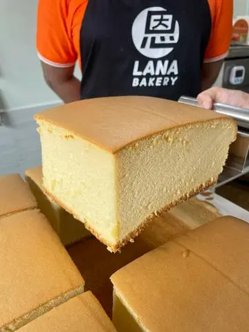 Hình ảnh Bánh bông lan truyền thống