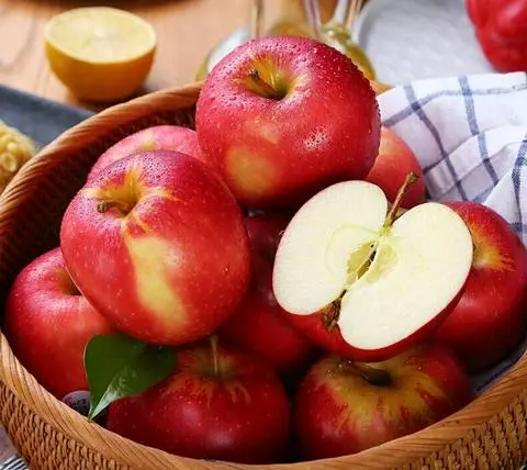 Hình ảnh TÁO ĐÓNG HỘP