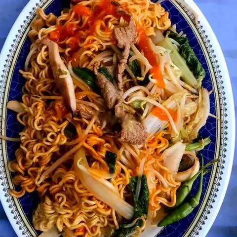 Hình ảnh Mì gói xào hải sản