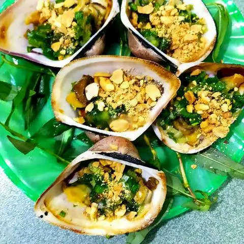 Hình ảnh Sò sữa nướng mỡ hành
