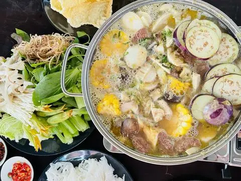 Hình ảnh Lẩu Mắm + Nấm 1 Người