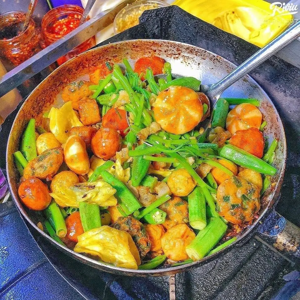 Hình ảnh Combo Cá Viên Chiên Sốt Sa Tế - Phần Lớn