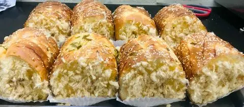Hình ảnh  bánh mì cuộn chà bông 