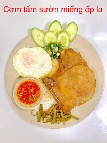 Hình ảnh Cơm Tấm Sườn Miếng Ốp La