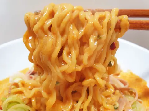 Hình ảnh Mì trộn phô mai 