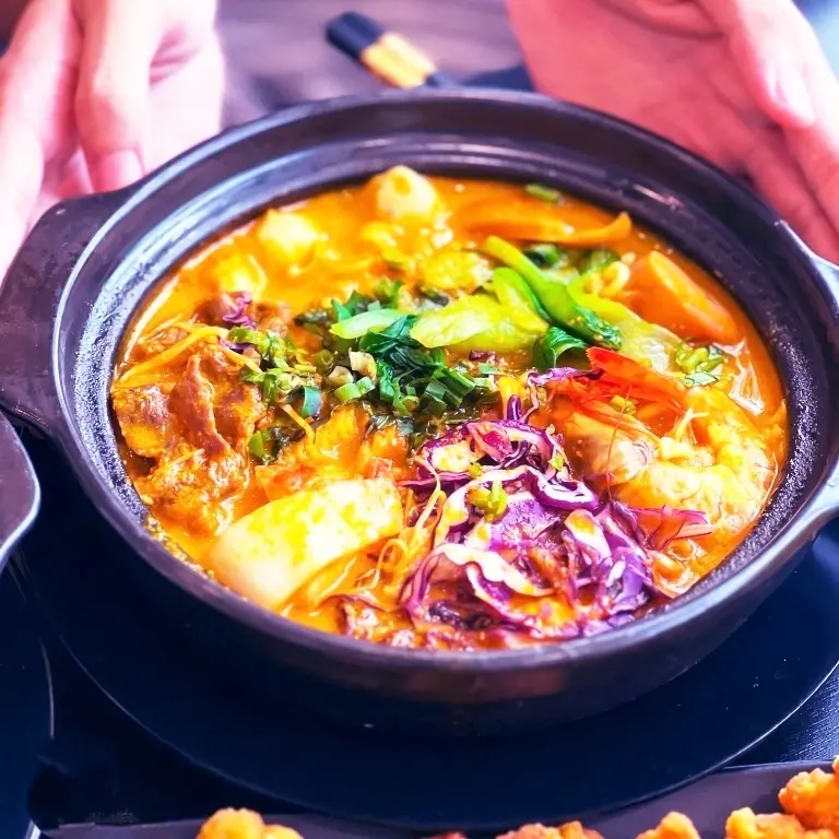 Hình ảnh Mì Cay Kim Chi Cá Viên
