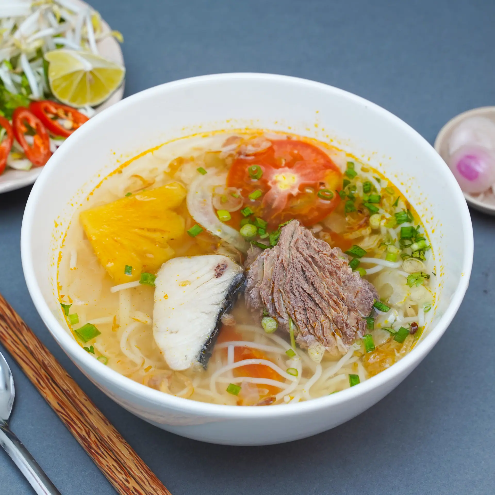 Hình ảnh Bún cá thu dằm + trứng cá