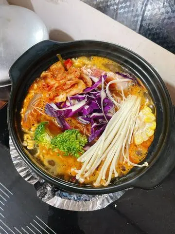 Hình ảnh Mì Cay Xúc Xích Cá Viên