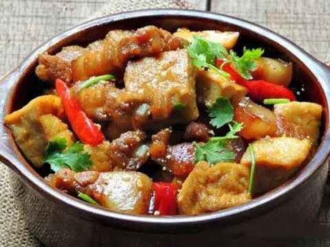 Hình ảnh Cơm niêu thịt kho đậu hủ