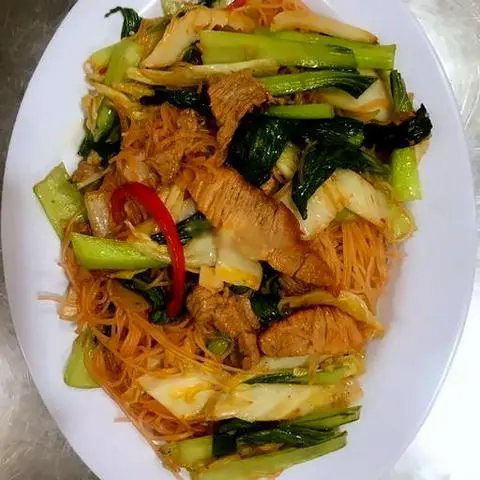 Hình ảnh Mì gói xào xá xíu