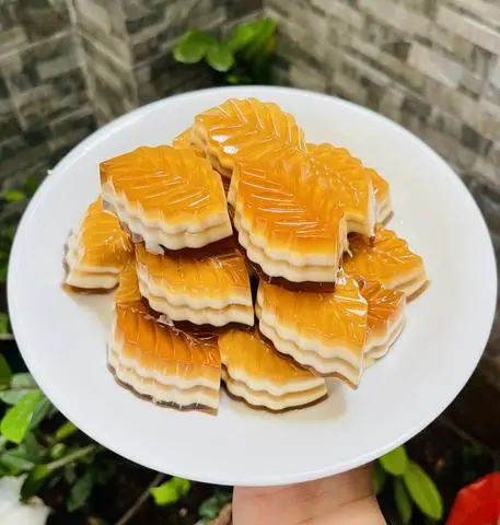 Hình ảnh Rau câu Flancheese hình chiếc lá 