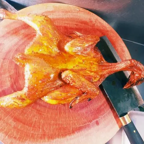 Hình ảnh Gà Nướng Lu muối ớt.Thiên Vương 