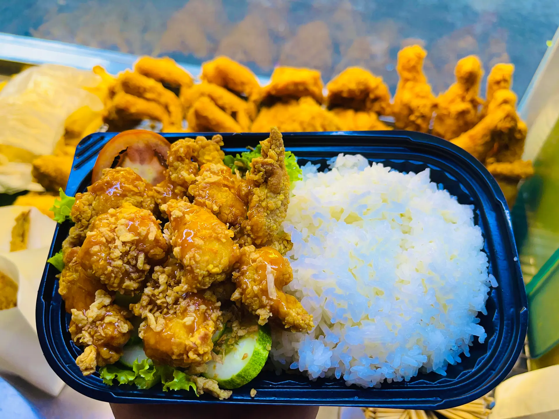 Hình ảnh Cơm Sụn Gà Chiên Giòn ( Xốt )