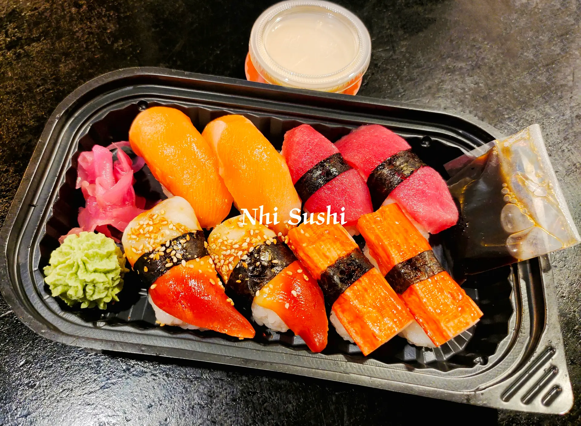 Hình ảnh Sushi Nigiri Mix, 2v Hồi, 2v Ngừ, 2v Sò Đỏ, 2v Thanh Cua