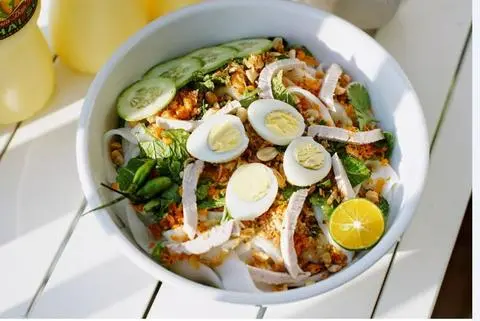 Hình ảnh Mì Quảng Trứng Cút