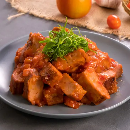 Hình ảnh Cơm chả cá sốt cà + Canh