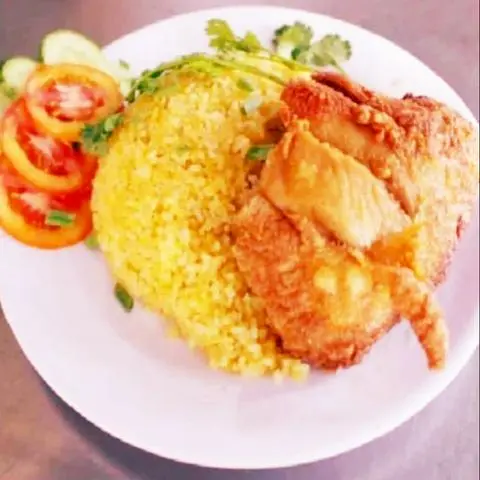 Hình ảnh Cơm Chiên Ức Gà Xối Mỡ