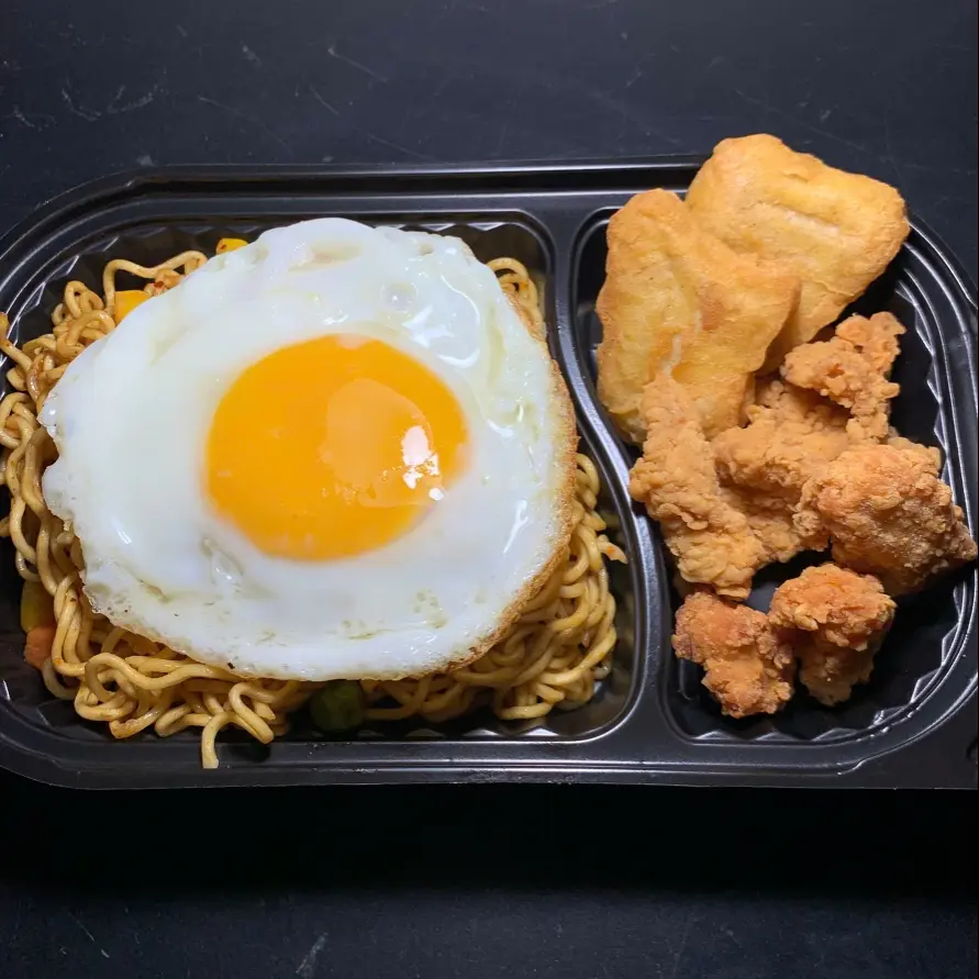 Hình ảnh Mì trộn indomie gà đặc biệt 