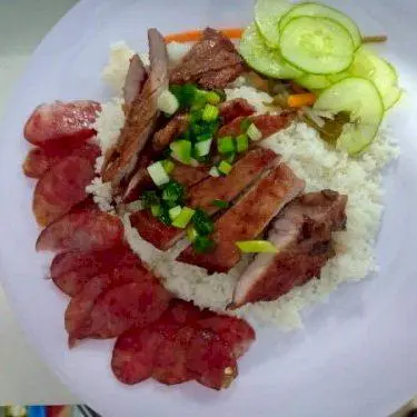 Hình ảnh Cơm Tấm Sườn Lạp Xưởng