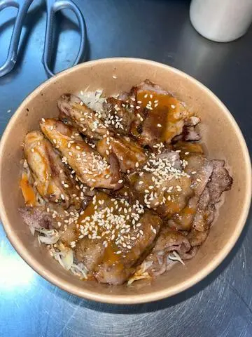 Hình ảnh CƠM BÒ - GÀ NƯỚNG