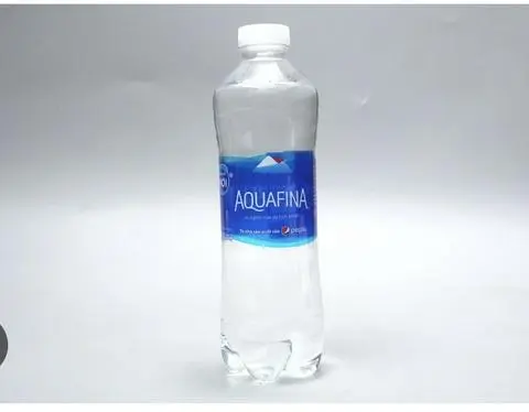 Hình ảnh Nước Suối Aqua - Kèm tẩy đá