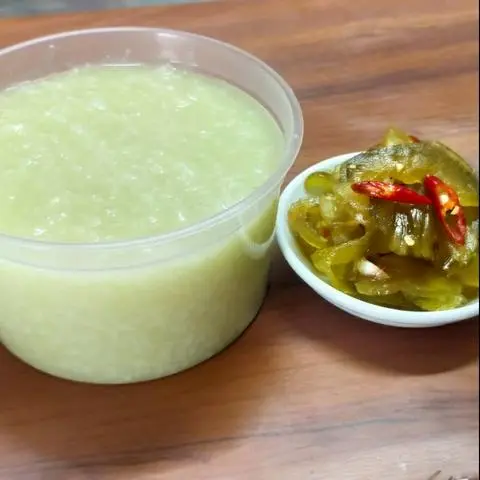 Hình ảnh Cháo Trắng Lá Dứa Dưa Muối ( Ăn Chay) 