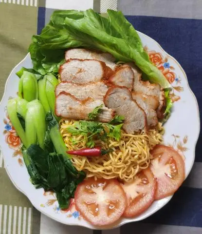 Hình ảnh MÌ TRỘN XÁ XÍU + SỐT DẦU HÀO