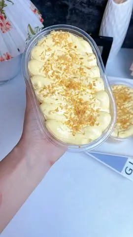 Hình ảnh Kem Trứng Dừa Nướng