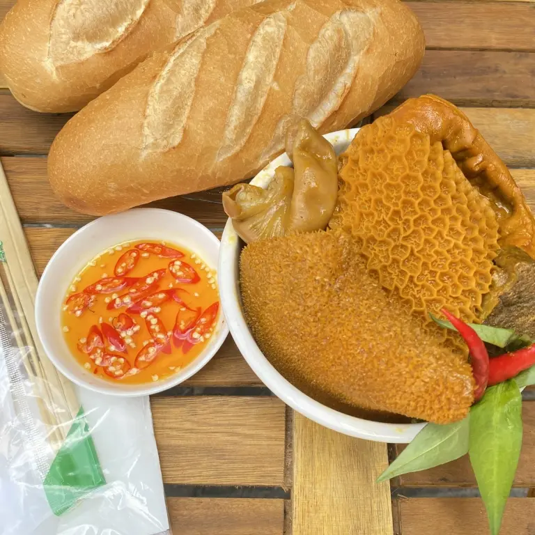Hình ảnh Phá lấu bò 300gr/Tặng 1 bánh mì