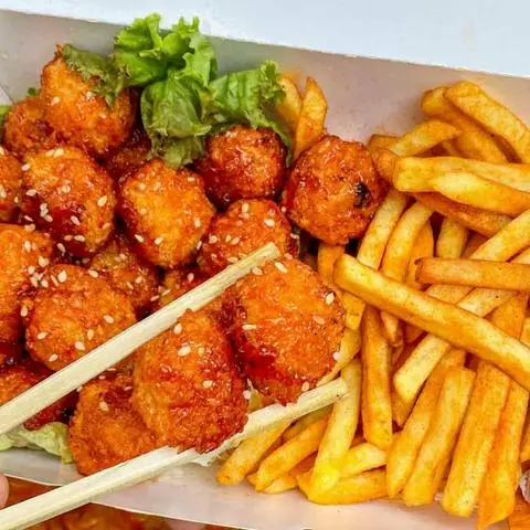 Hình ảnh Gà Viên Xốt Cay mix Khoai Tây