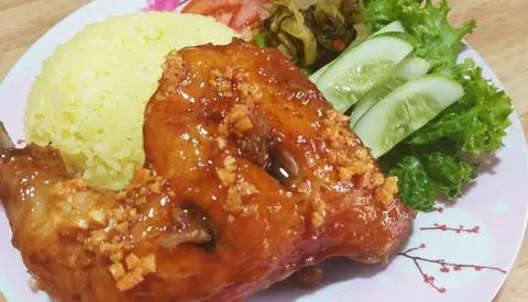 Hình ảnh Cơm gà chiên nước mắm