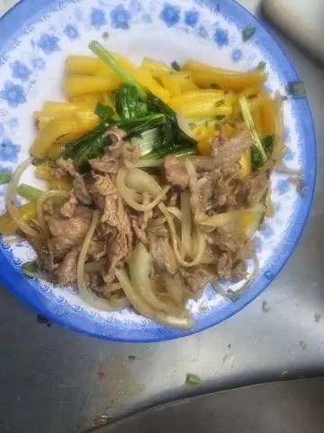 Hình ảnh Nui xào bò