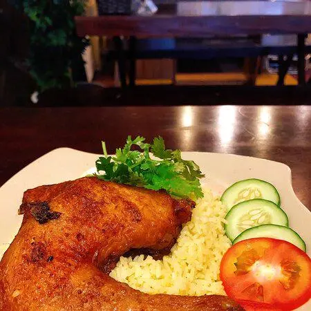 Hình ảnh Cơm gà rô ti