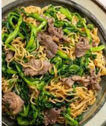 Hình ảnh Mì xào với Bò và rau muống