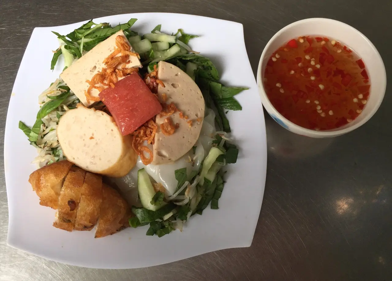 Hình ảnh Bánh ướt có nem 