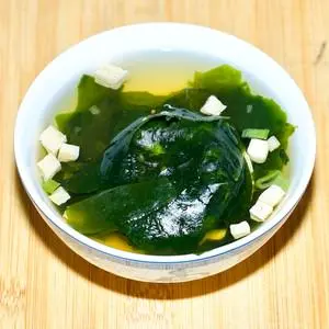 Hình ảnh Canh rong biển đậu hủ