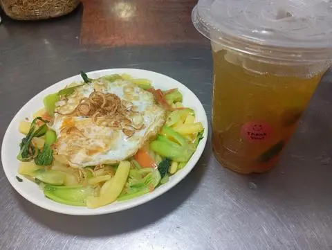 Hình ảnh Combo nui xào - trứng ốp la - trà tắc