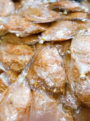 Hình ảnh 1 bịch bánh tráng nghệ sĩ 