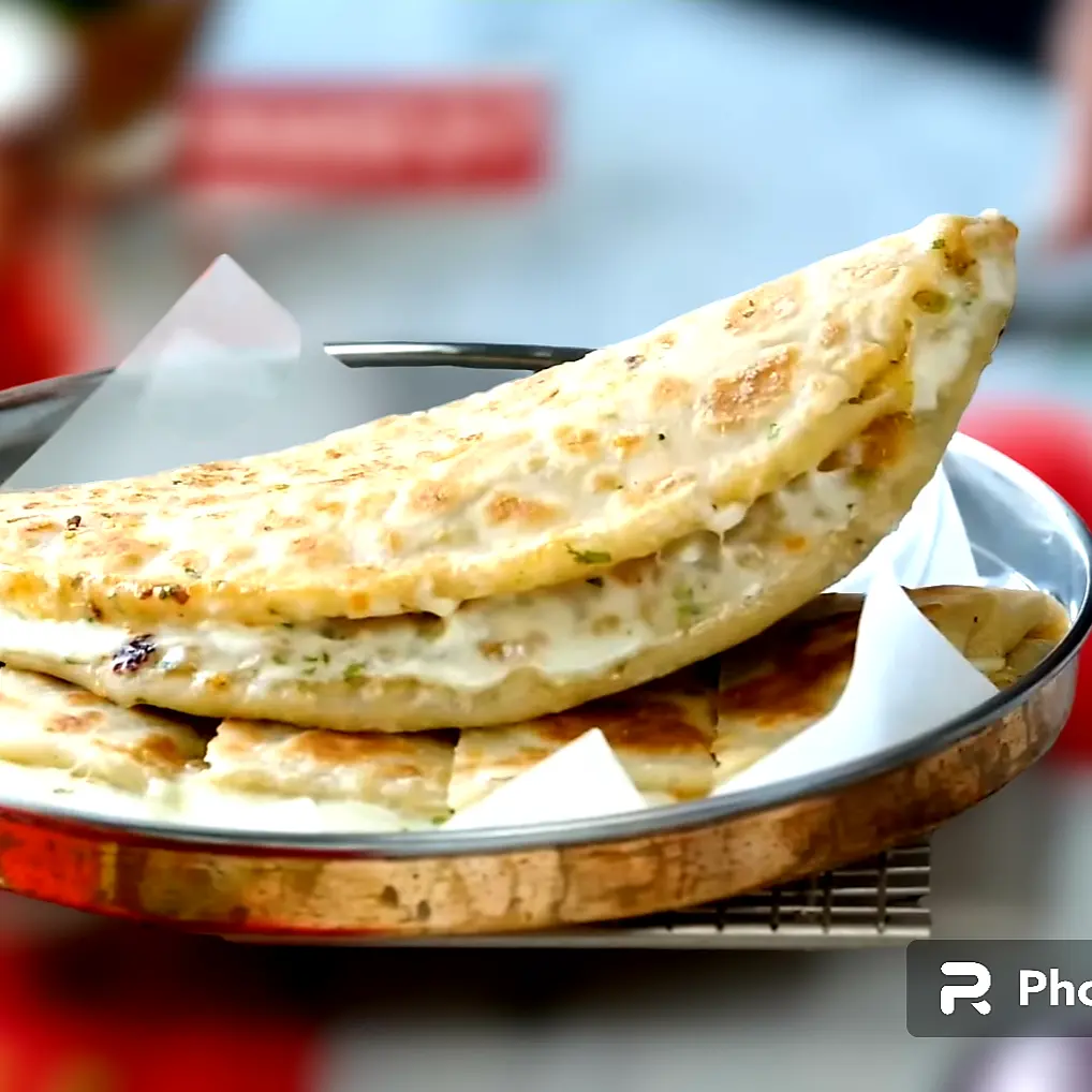Hình ảnh Paratha Original Mozzarella (Bánh Truyền Thống Nhân Mozzarella)
