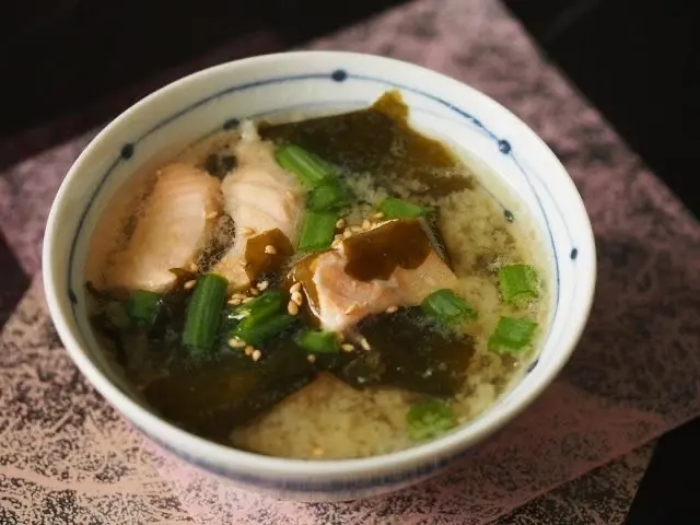 Hình ảnh Soup Miso cá hồi - Salmon miso soup