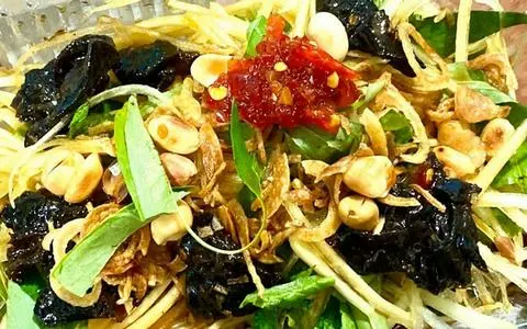 Hình ảnh Gỏi Xoài Khô Bò Đen