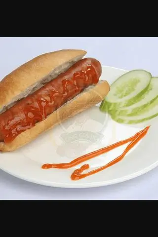 Hình ảnh Bánh mì chả thịt xúc xích