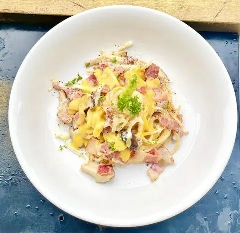 Hình ảnh Mì Ý Bacon Sốt Trứng Muối
