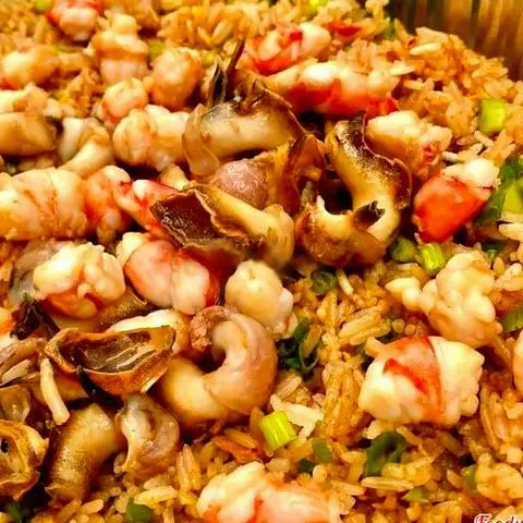 Hình ảnh cơm Chiên Hải Sản ốc cajun